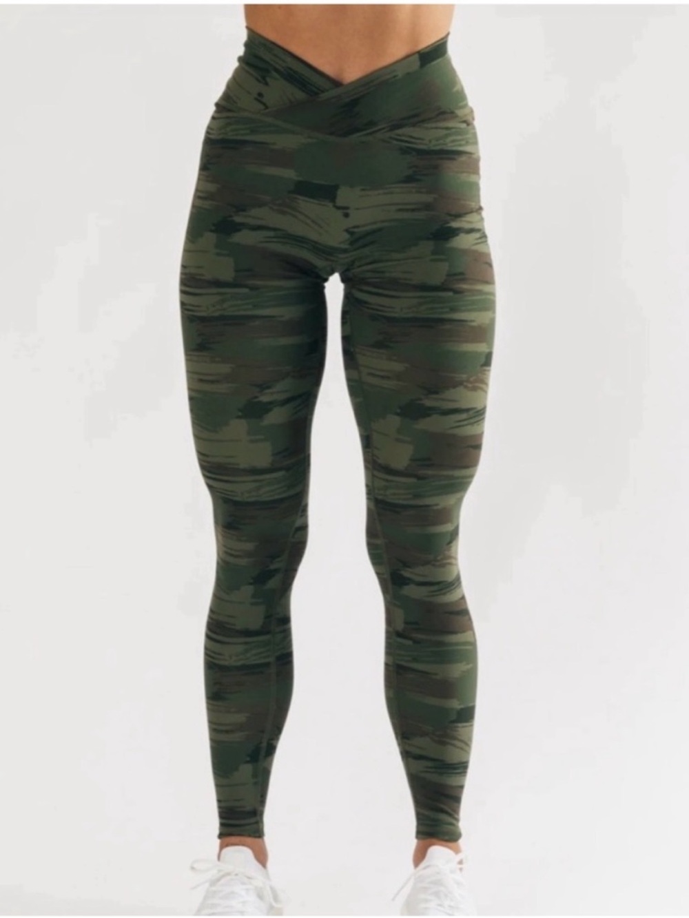 Alphalete Surface Power Olive Canvas Green Camo Legging